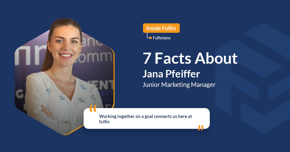 7 facts about Jana blog cover with Jana smiling
